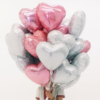 Букет шаров ''Февраль'' из 15 белых и розовых сердец